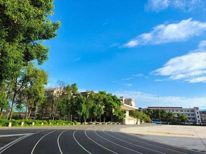 这4所学校分数不高且教学实力好的学校尊龙凯时·中国网站艺术生想当老师可选(图2)